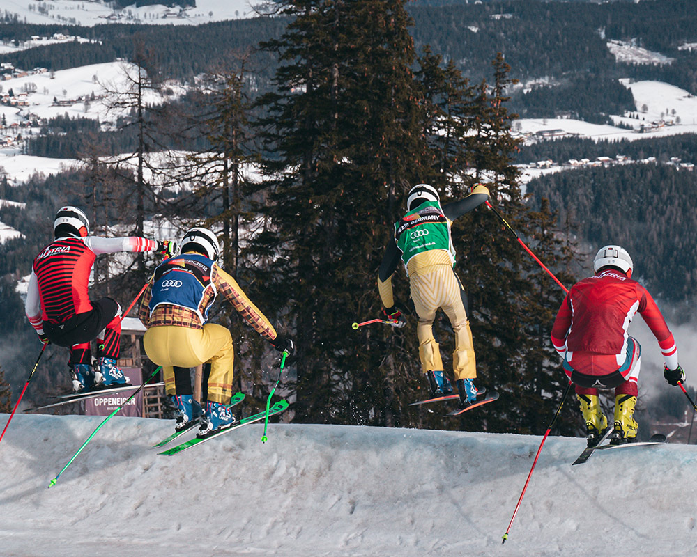 Internationale Atheleten trainieren im Crosspark Reiteralm