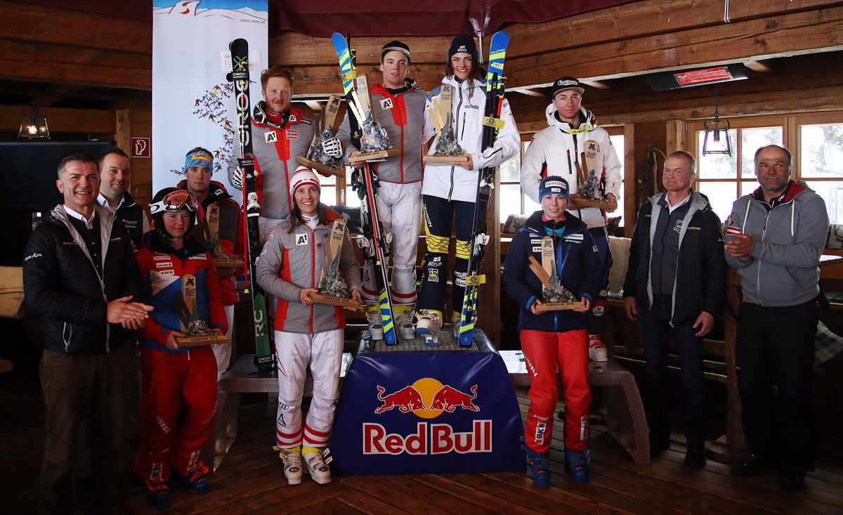 Strahlende Gesichter bei der Europacup Siegerehrung Skicross Reiteralm